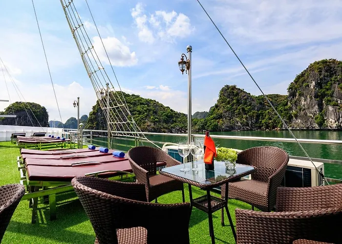 Venezia Cruises  Hạ Long
