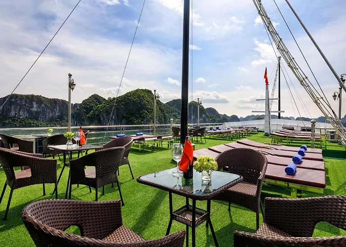 Venezia Cruises  Hạ Long