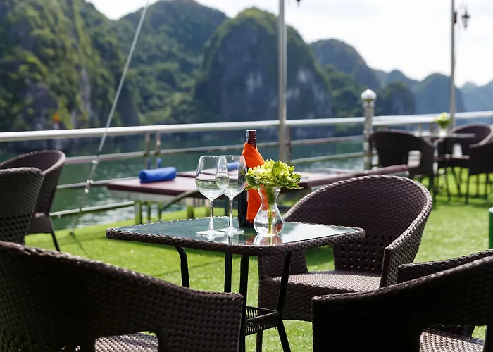 Venezia Cruises Hạ Long